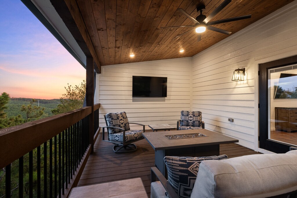 Upstairs deck accessible from the queen bedroom