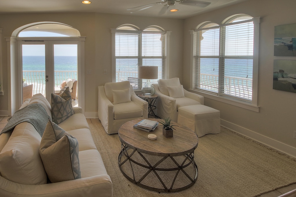 Designer interiors and Gulf views!