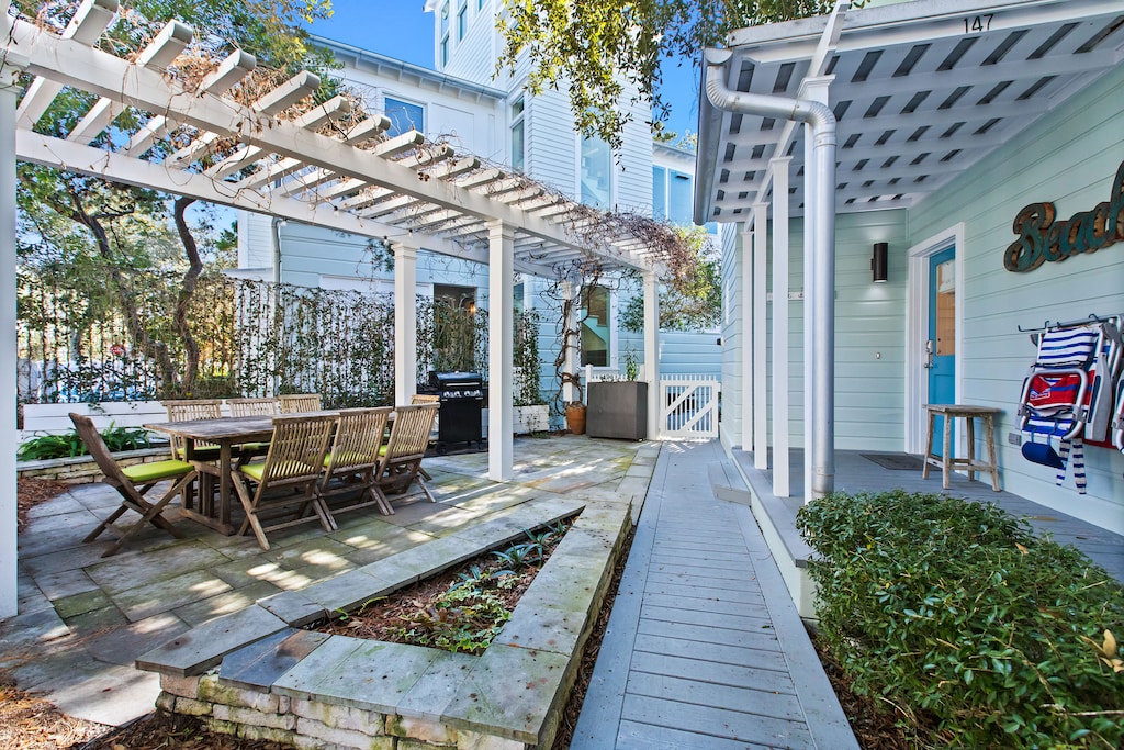 Spacious patio with outdoor dining