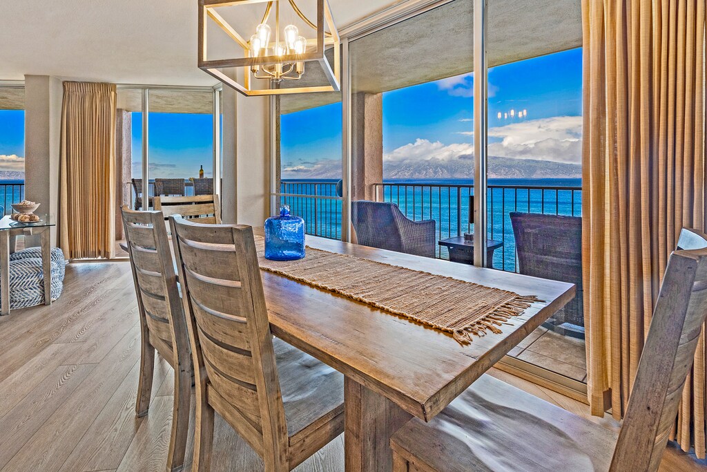 Dine with ocean views from Royal Kahana 1010’s table—perfect for relaxing meals.