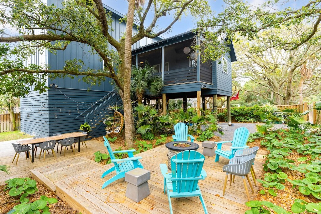 Welcome to the Folly Beach getaway! 