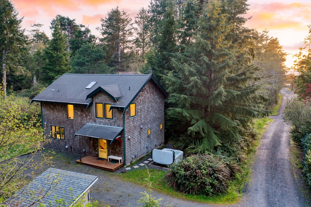 Escape to coastal bliss at LoLi's Place!