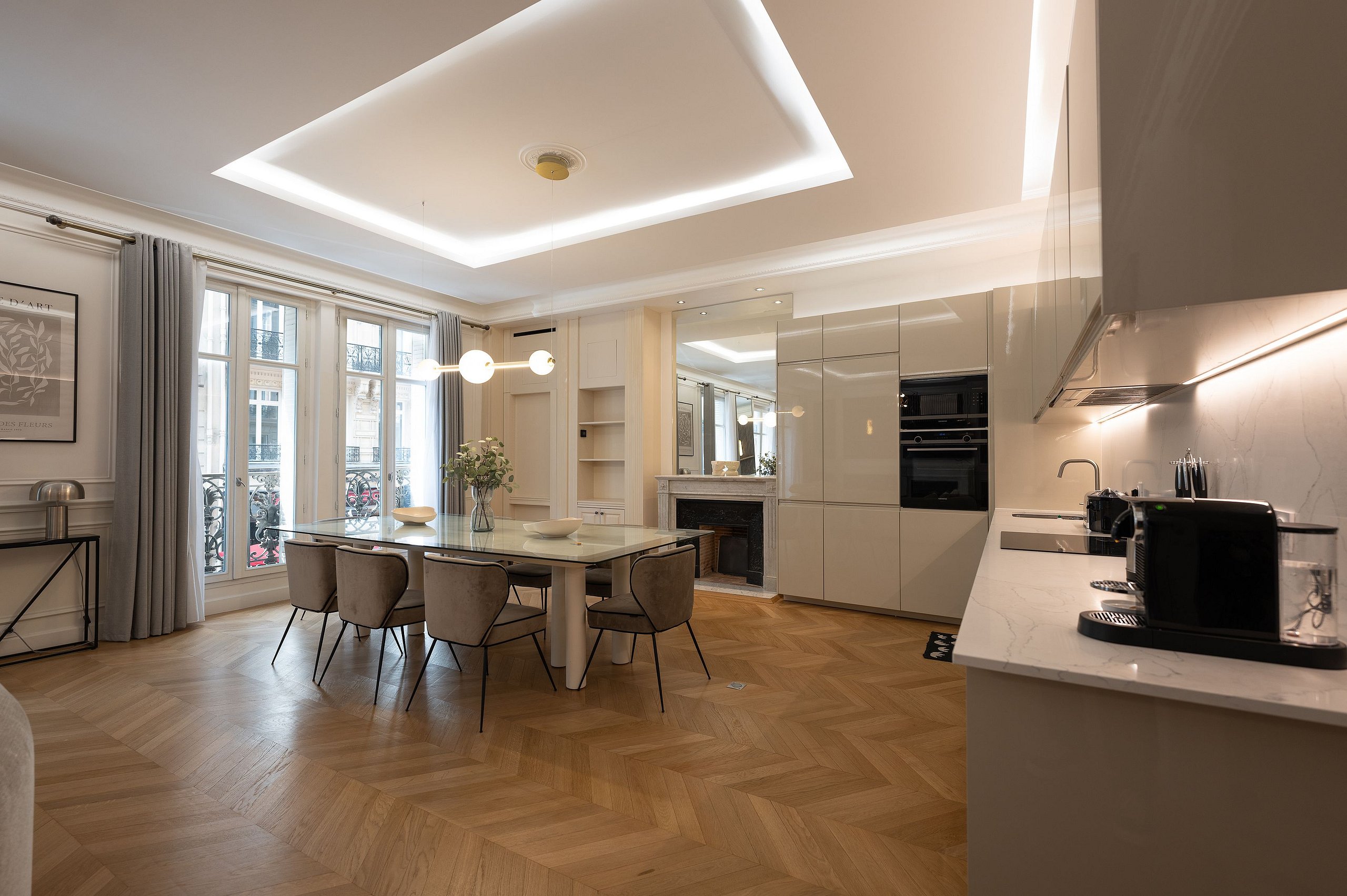 Par058 - Luxury 280 sqm apartment in Triangle d'Or