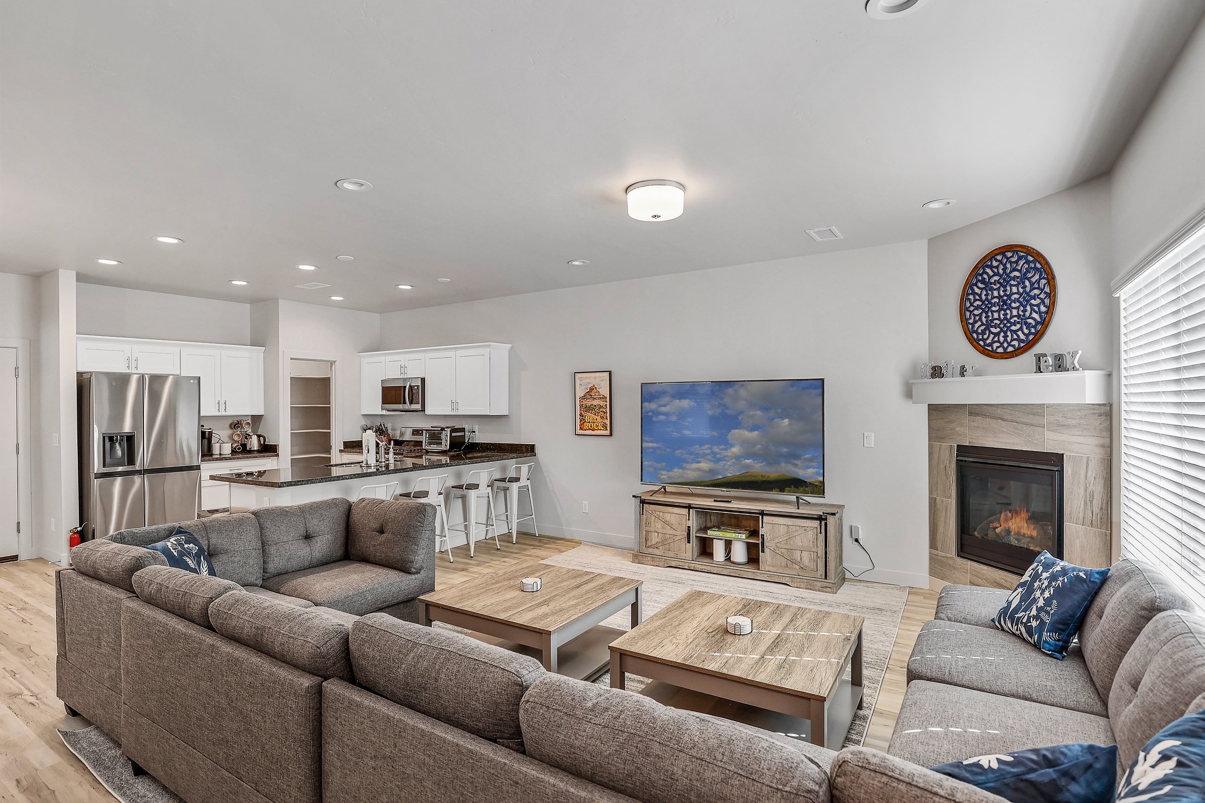 This beutifully arranged home includes a giant couch, with plenty of room for the entire group to watch tv, play games and bond during your Northern AZ getaway