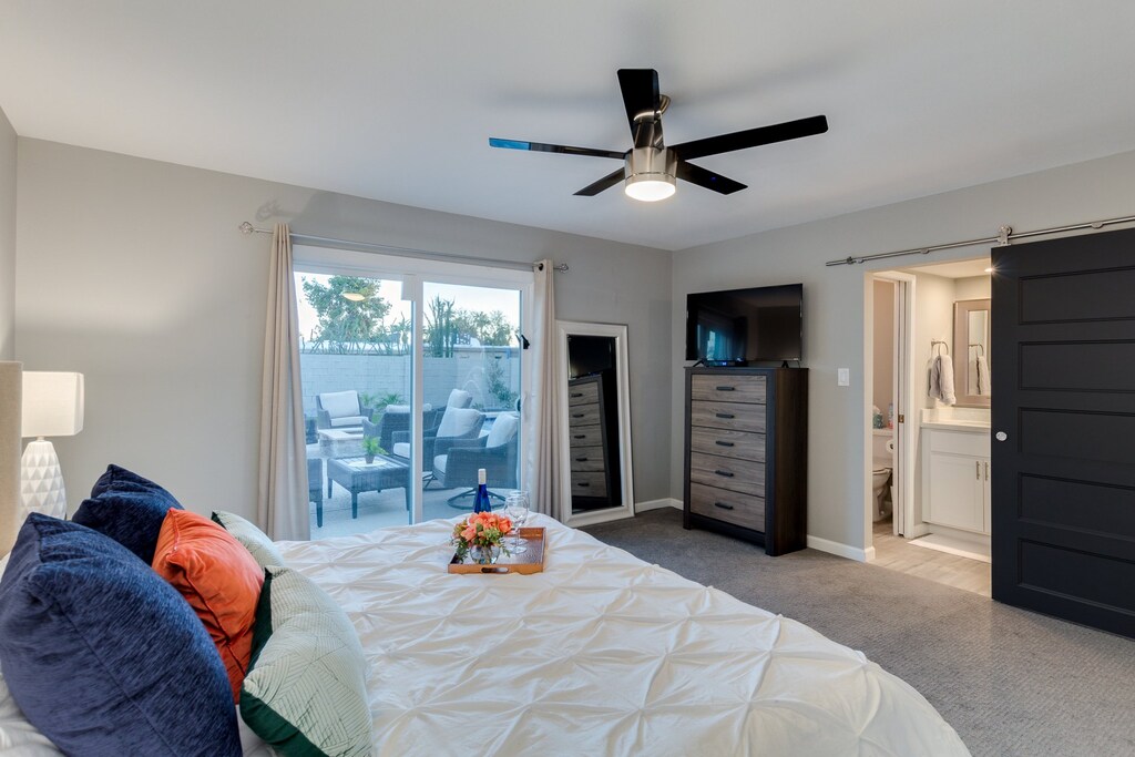 Master bedroom with king bed, large flatscreen, ensuite bath and direct access to your outdoor paradise!