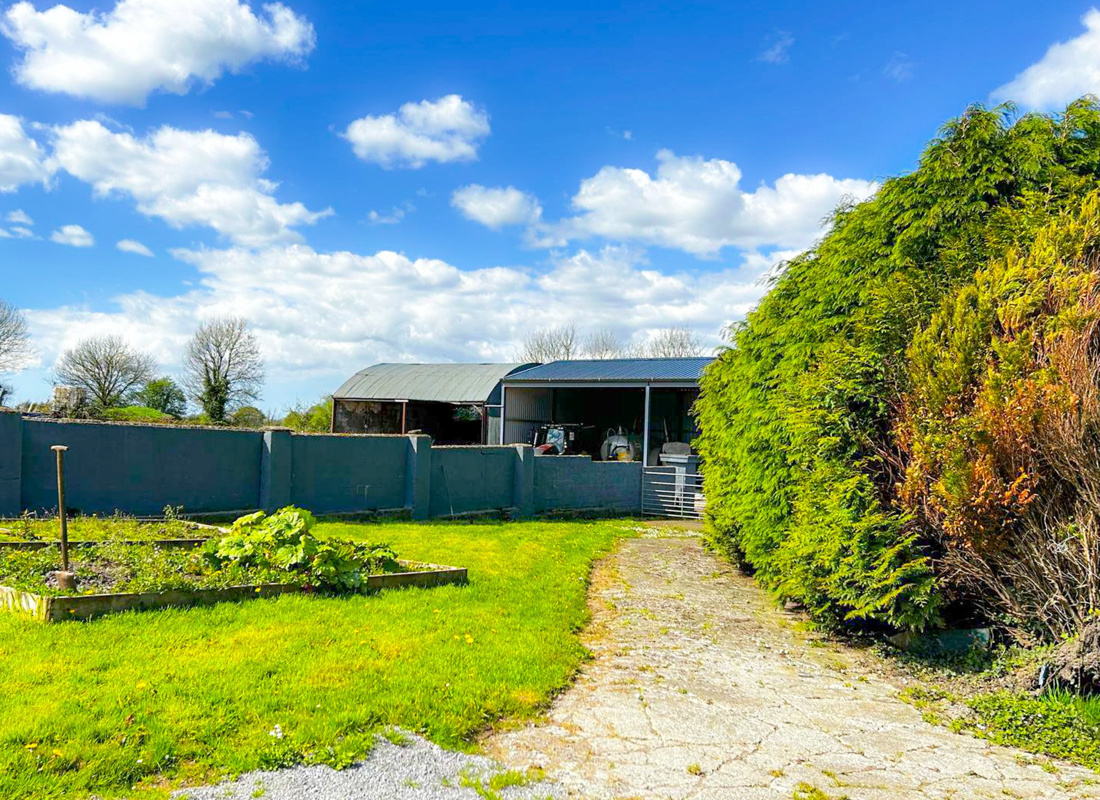 Garden Lisheenbawn Farranfore Farmhouse Co. Kerry - Farmhouse available Co. Kerry Ireland
