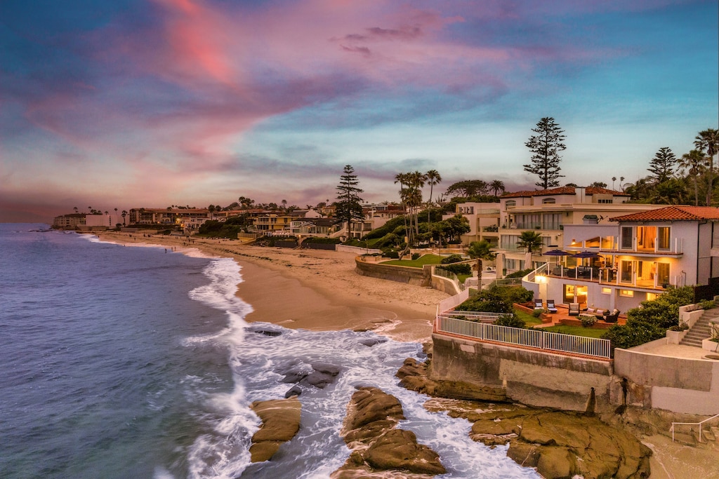 Super rare with direct beach access