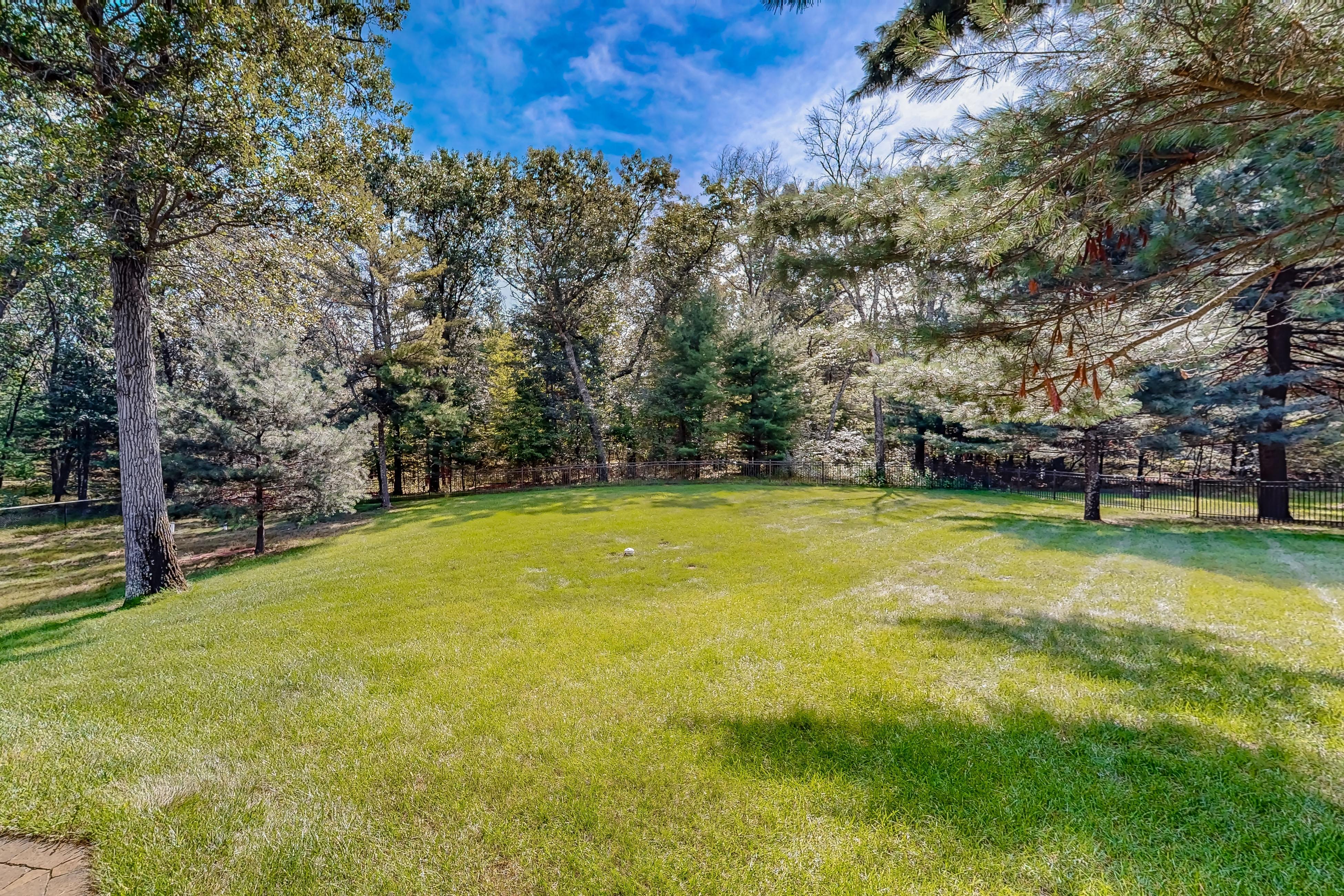 Luxurious Wooded Retreat