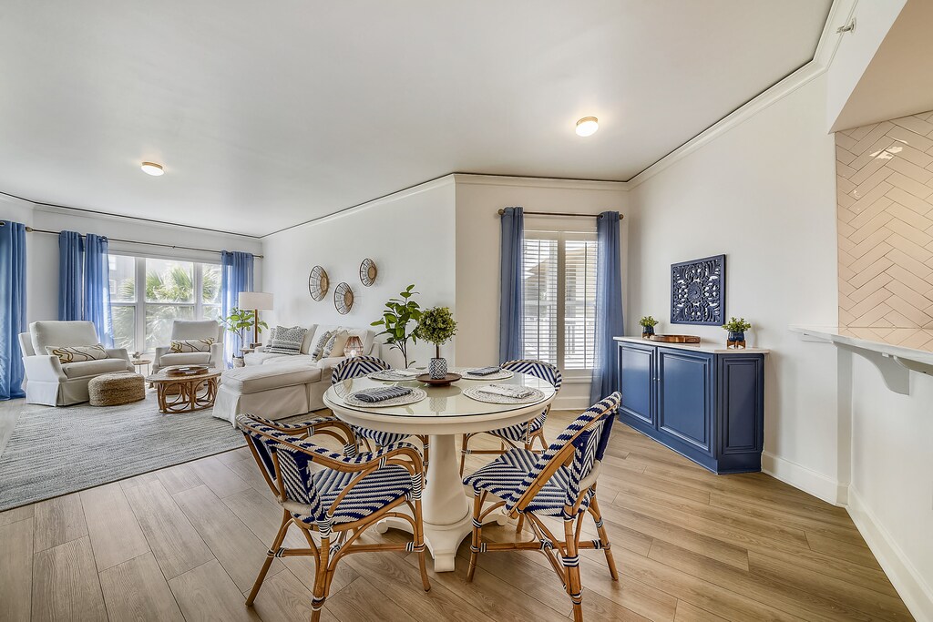 Dining Table with Seating for Four at 6104 Hampton Place