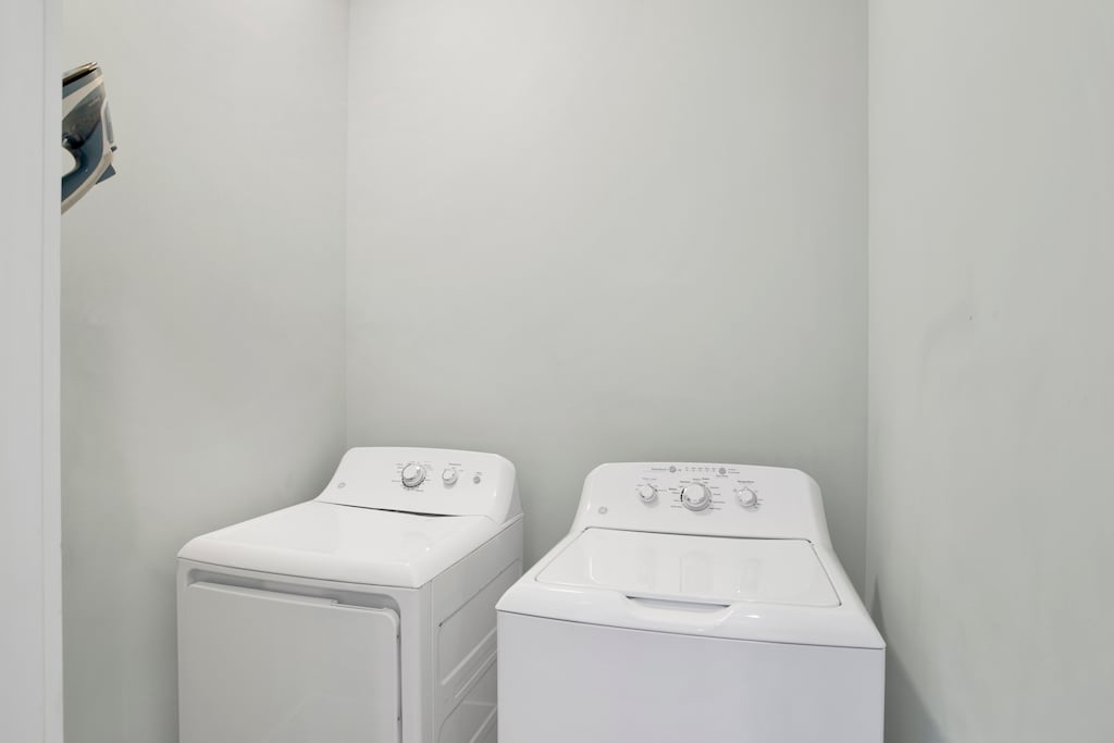 2nd floor full size washer and dryer