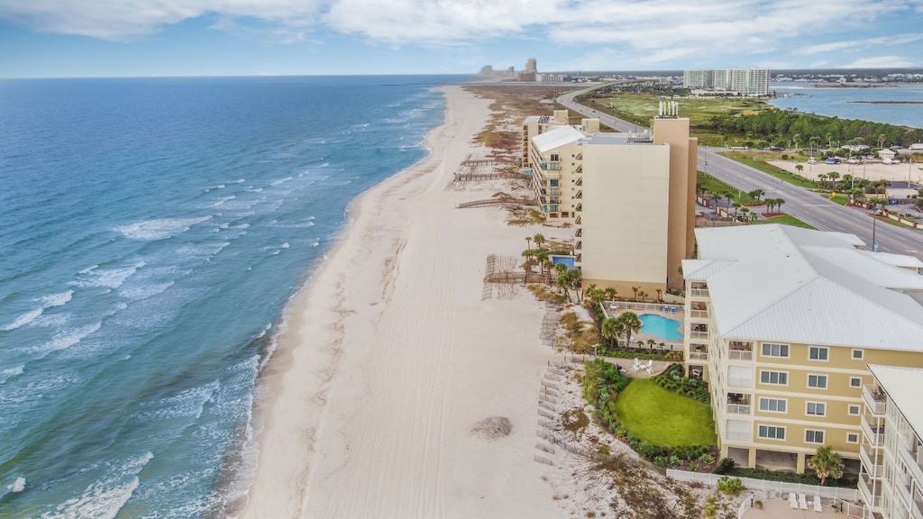 Directly on the white sands of Orange Beach!