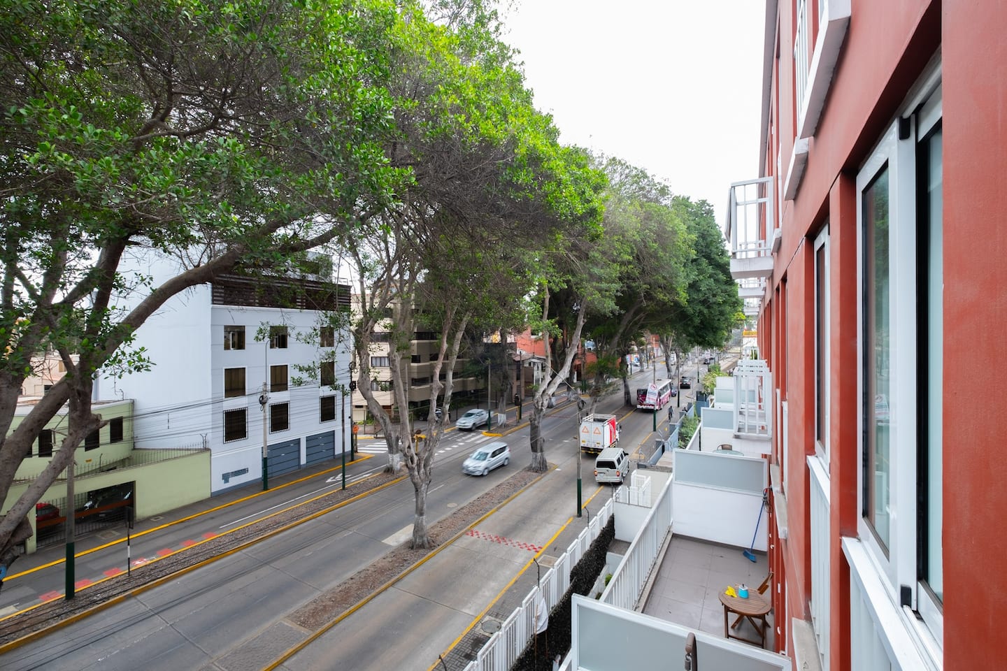 Ideal 1 BR Apt w/ AC and Parking