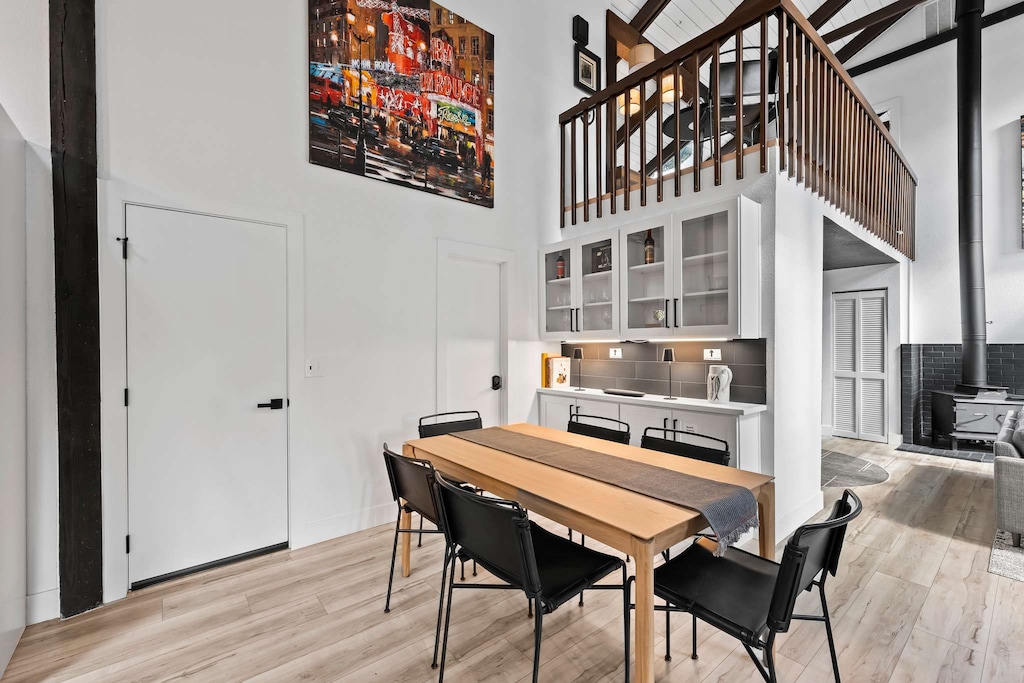 Enjoy delicious meals and great conversations in our cozy dining area, perfect for 6 guests