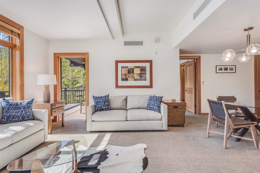 04_84_CARRIAGE_WAY_3221004