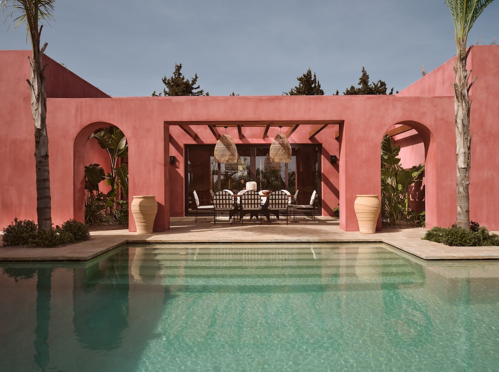 Ensconced within a 2-acre land, this mythical home, has been designed with lavish gatherings in mind, complete with an iconic pool.  
