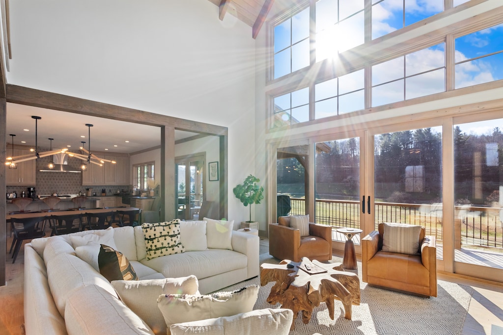 Vaulted Ceilings and Natural Light in the Great Room
