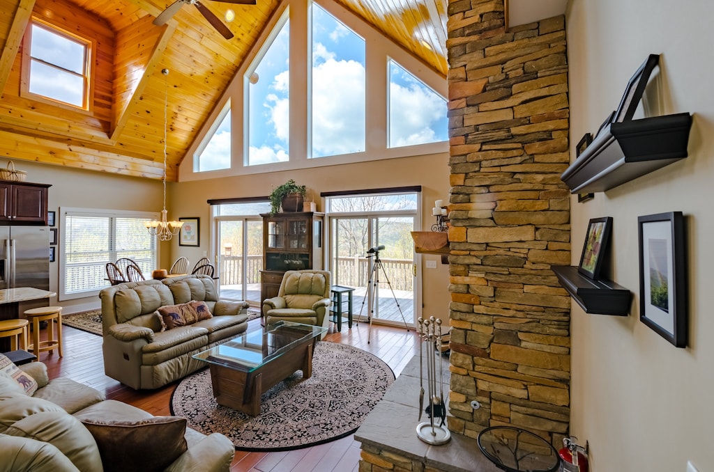 Welcome to 104 Thistle Do Nicely!