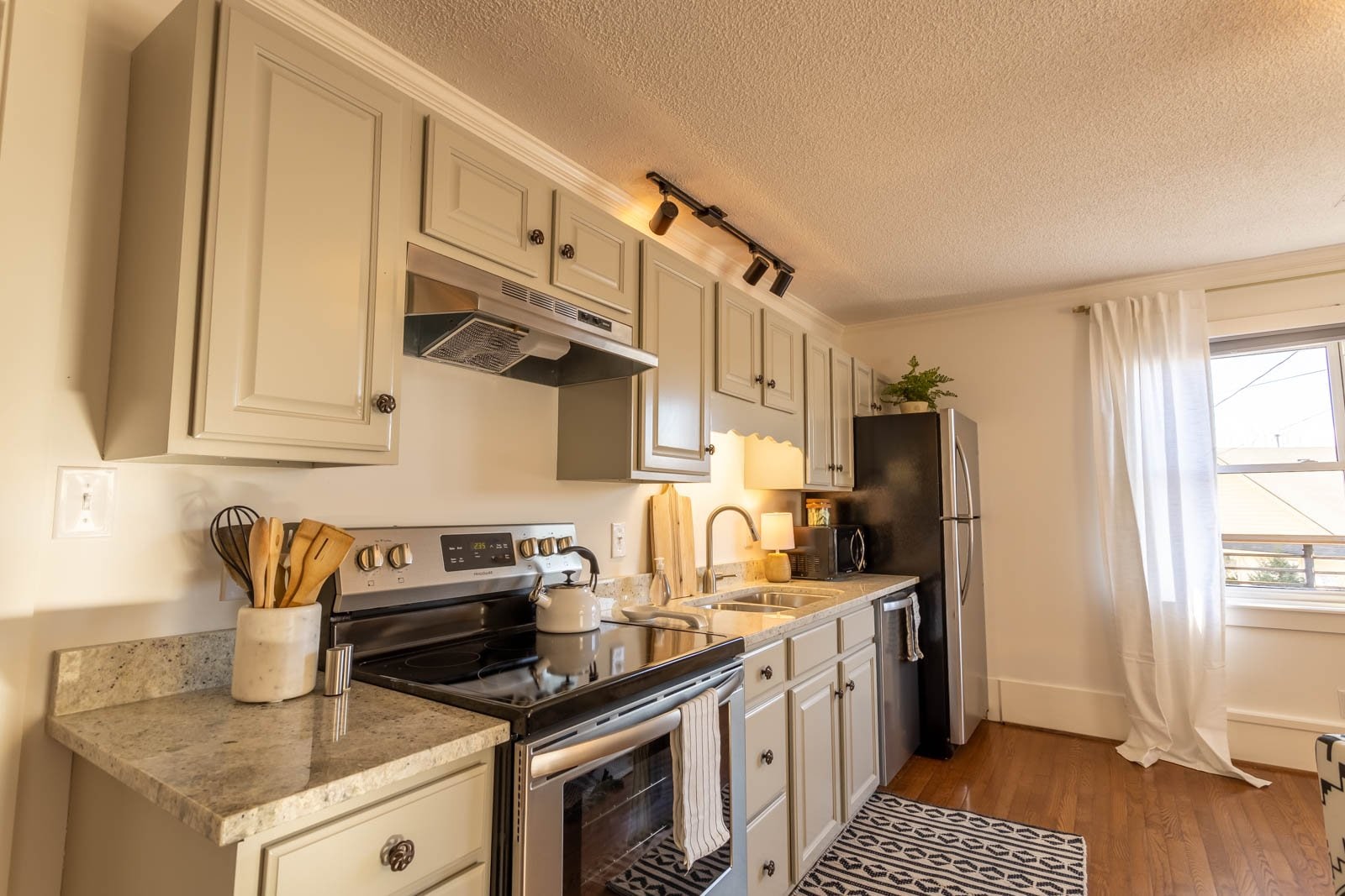 Spacious Kitchen Area