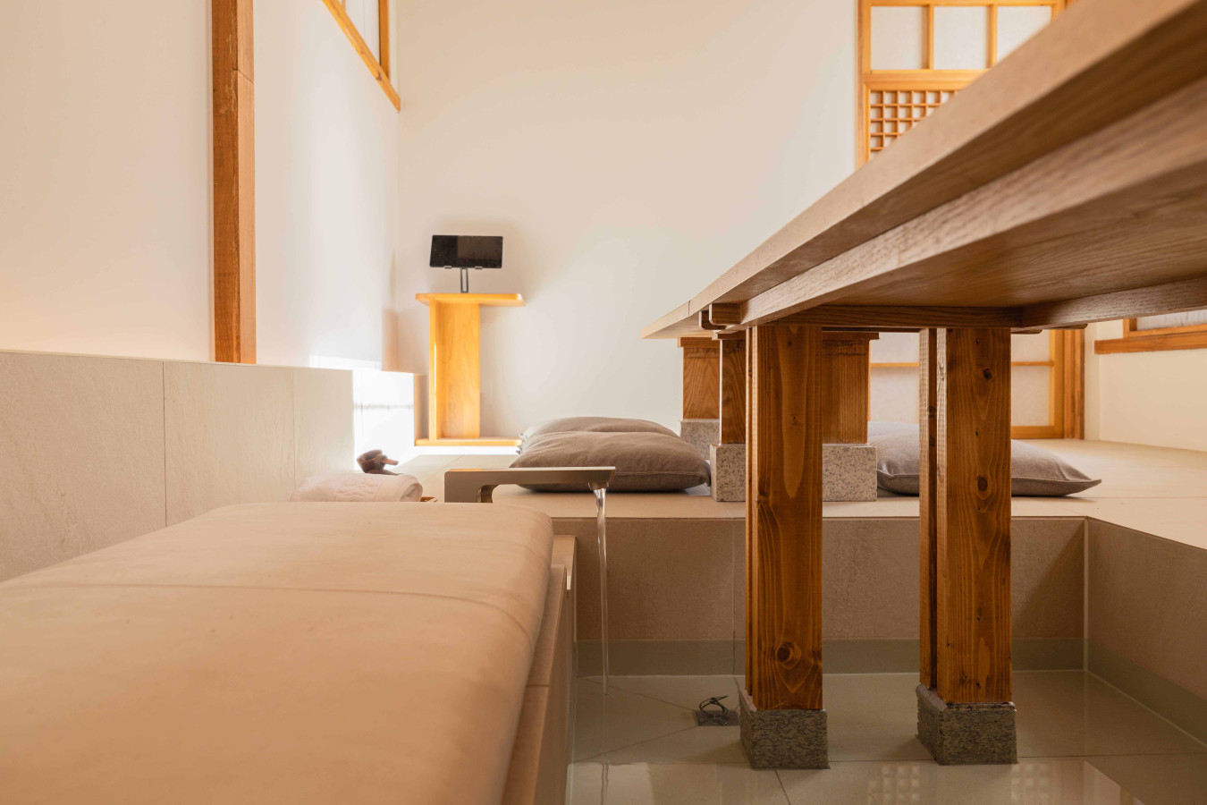 Property Image 2 - Luxury Hanok with private foot bathtub - SN17