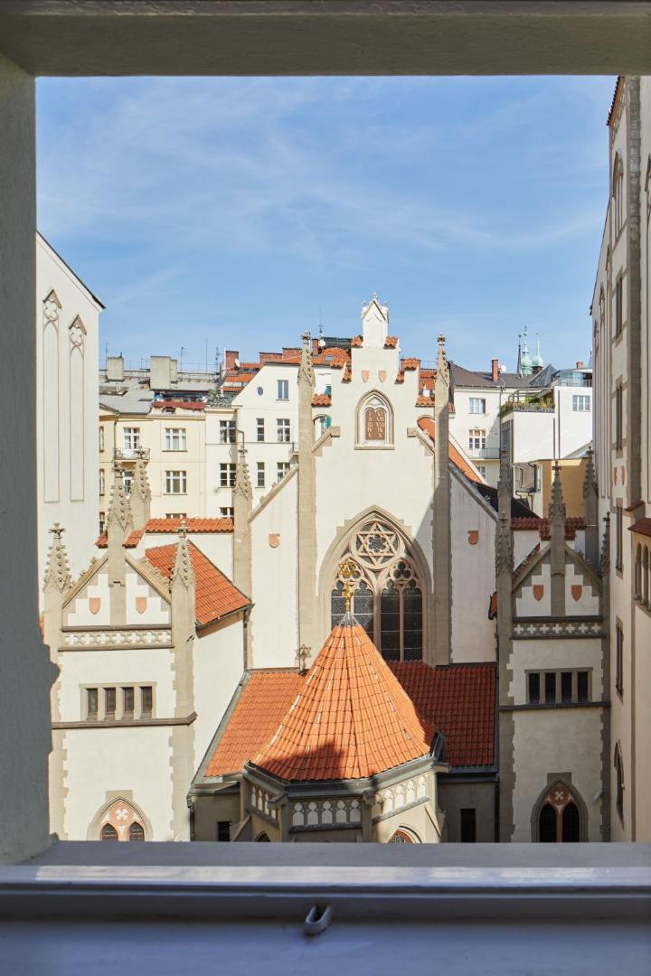 Old Town • Balcony • 2 Bedrooms • View of the Maisel Synagogue