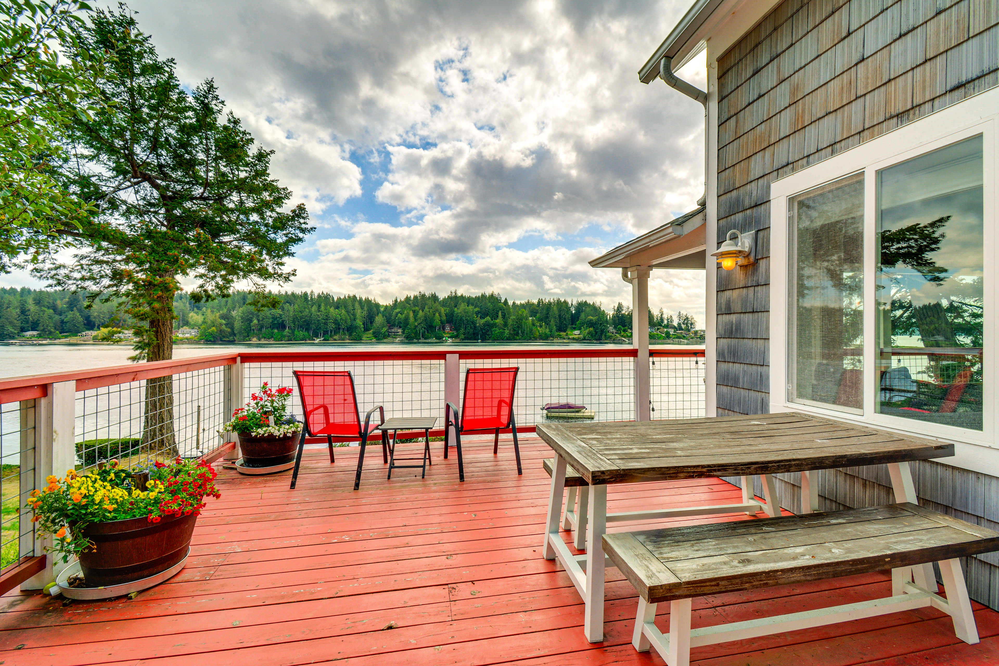 Property Image 2 - Bayfront Home w/ Private Beach in Vaughn!