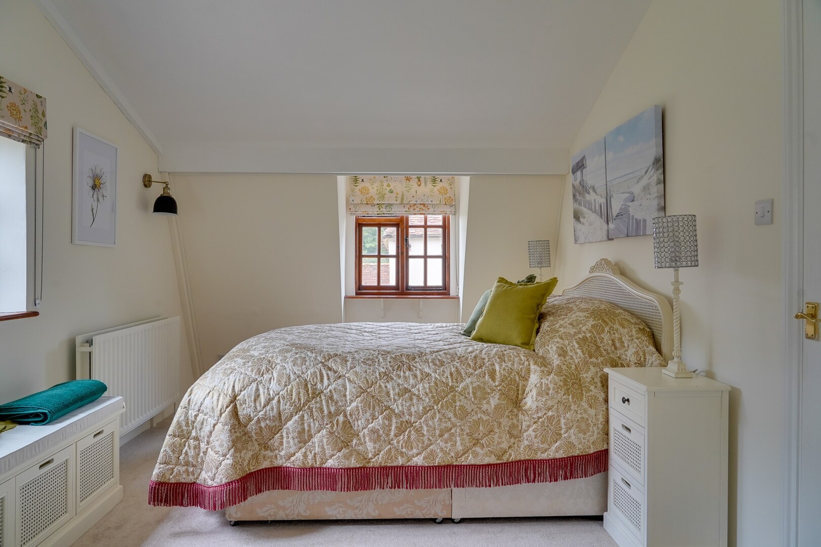 Property Image 2 - The Nest, Hundon