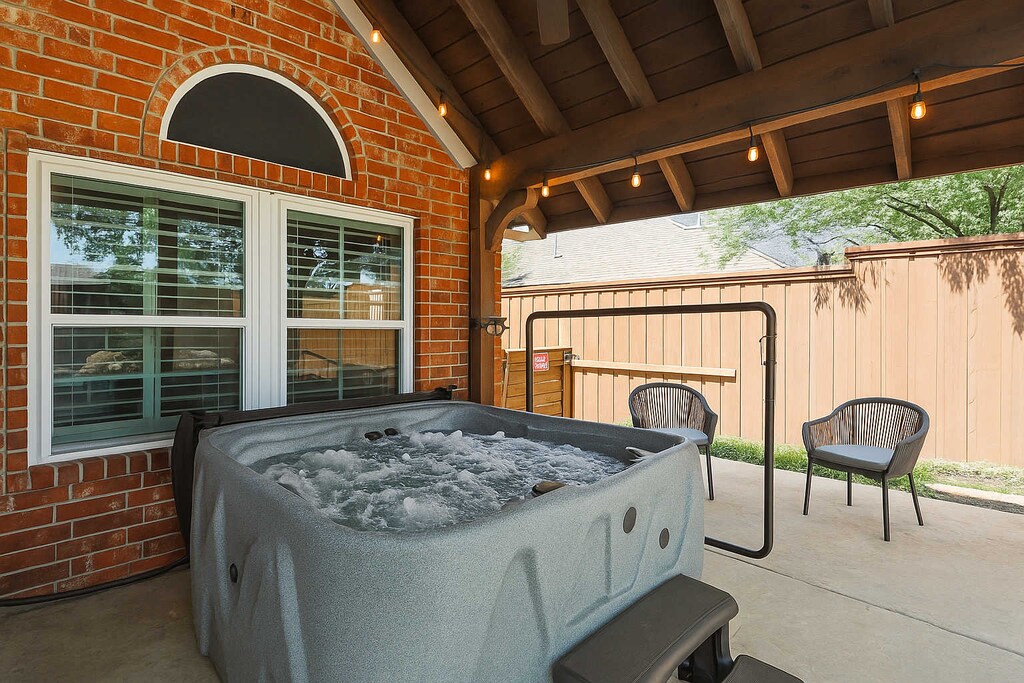 Nothing eases away the tension and stresses of daily life like a warm, relaxing soak in a hot tub! Slip into the warm waters and take some time for yourself. Ahh… 