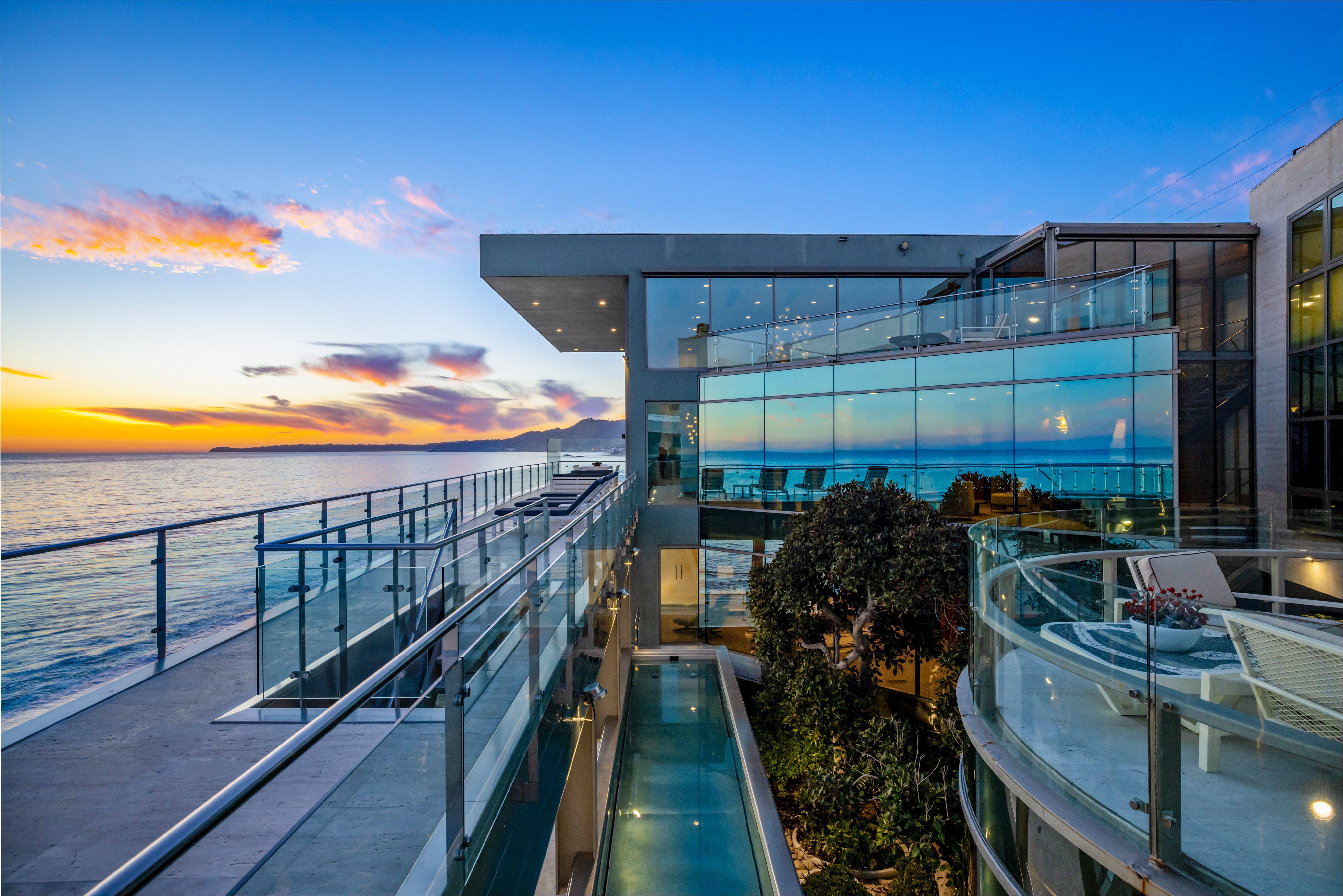 Property Image 2 - Malibu Glass Estate