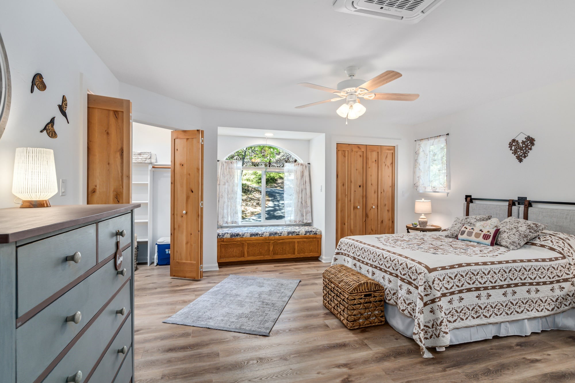 Guest Bedroom two suite.
Pine Mountain Lake Vacation Rental "Up On V1" - Unit 7 Lot 34.