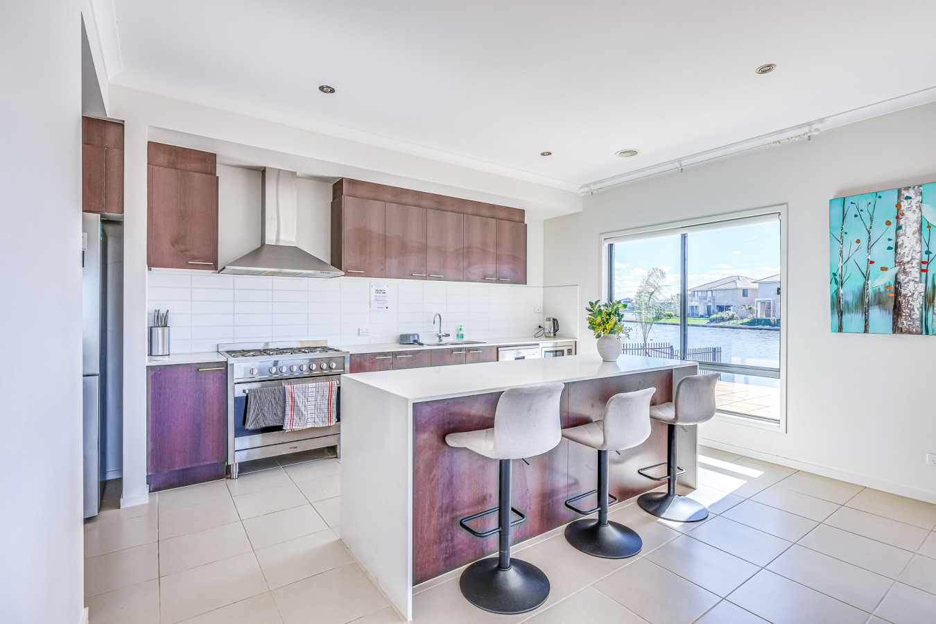 Property Image 1 - 5BR Idyllic Lakefront Escape Point Cook