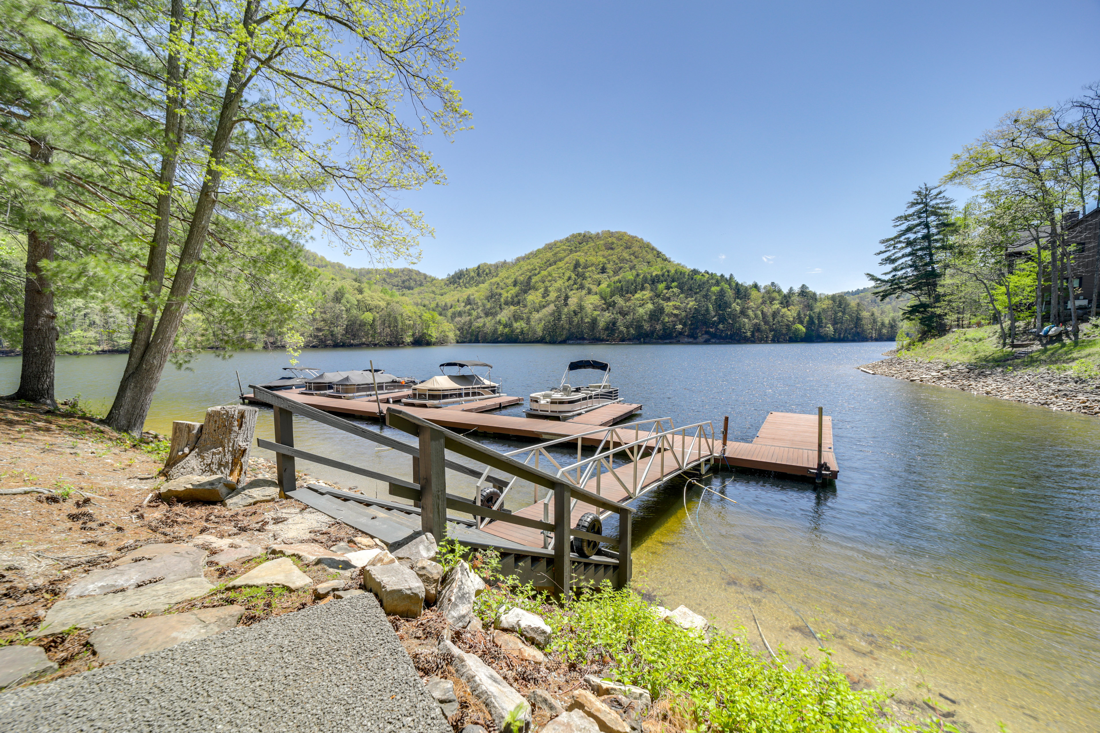 4 Mi to Lake: Tuckasegee Home w/ Community Perks