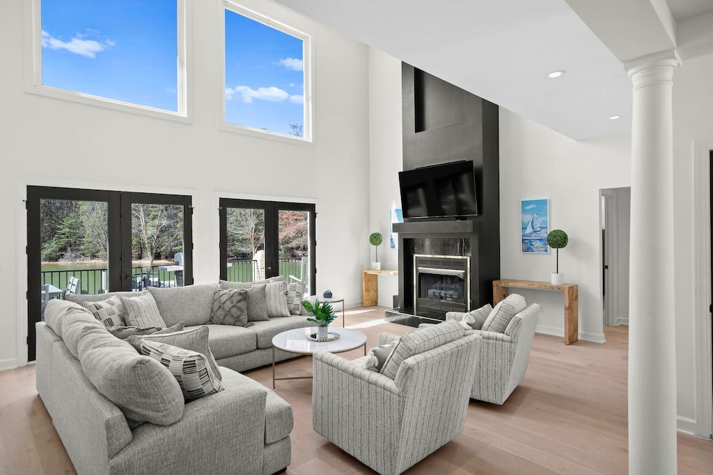 Large comfy living room for your whole group to gather.