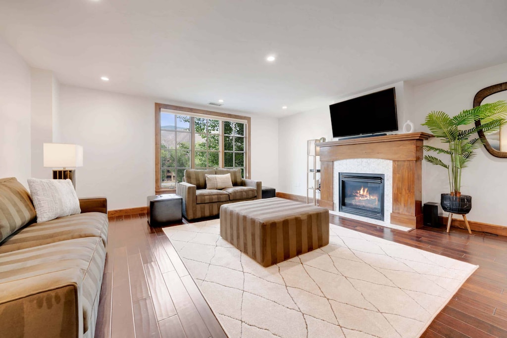 ascent-110-8440_54730435187_o