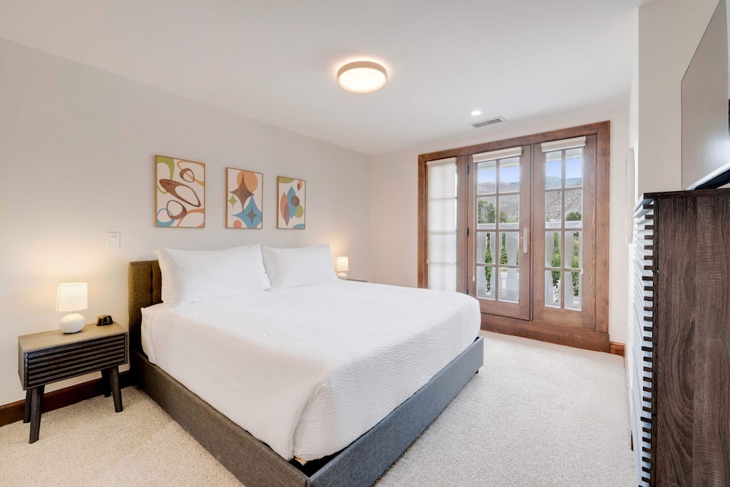 ascent-110-8505_54730434032_o