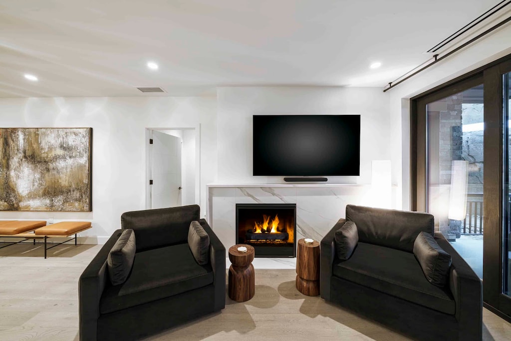 1715013747386-2305-10