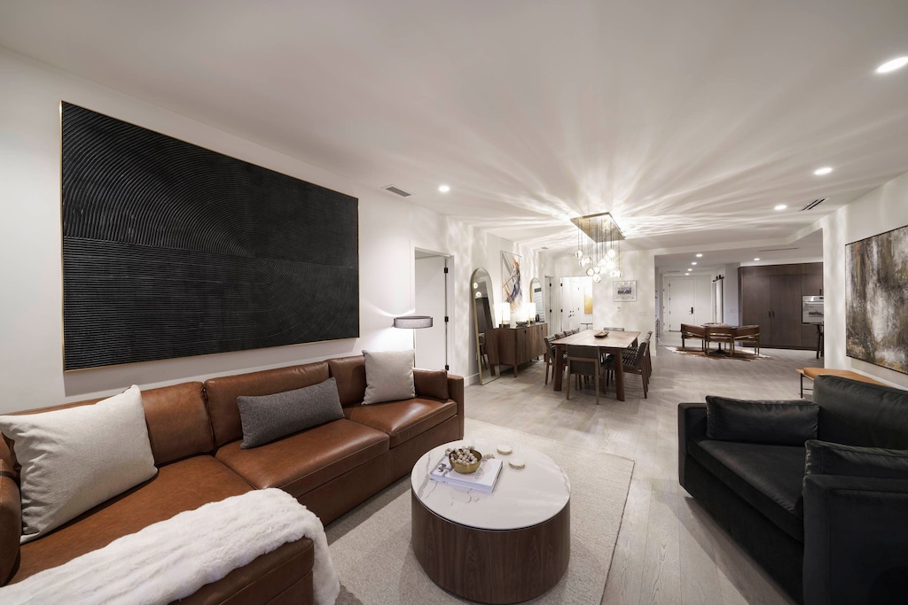 1715013747667-2305-9