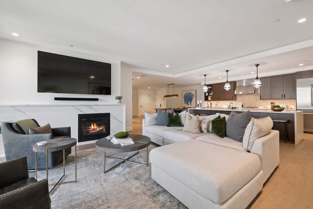 frontgate-303-7015_54686590457_o