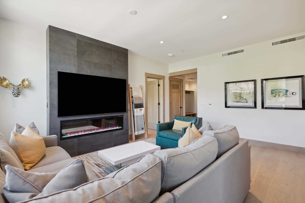 1720732357719-2676-8