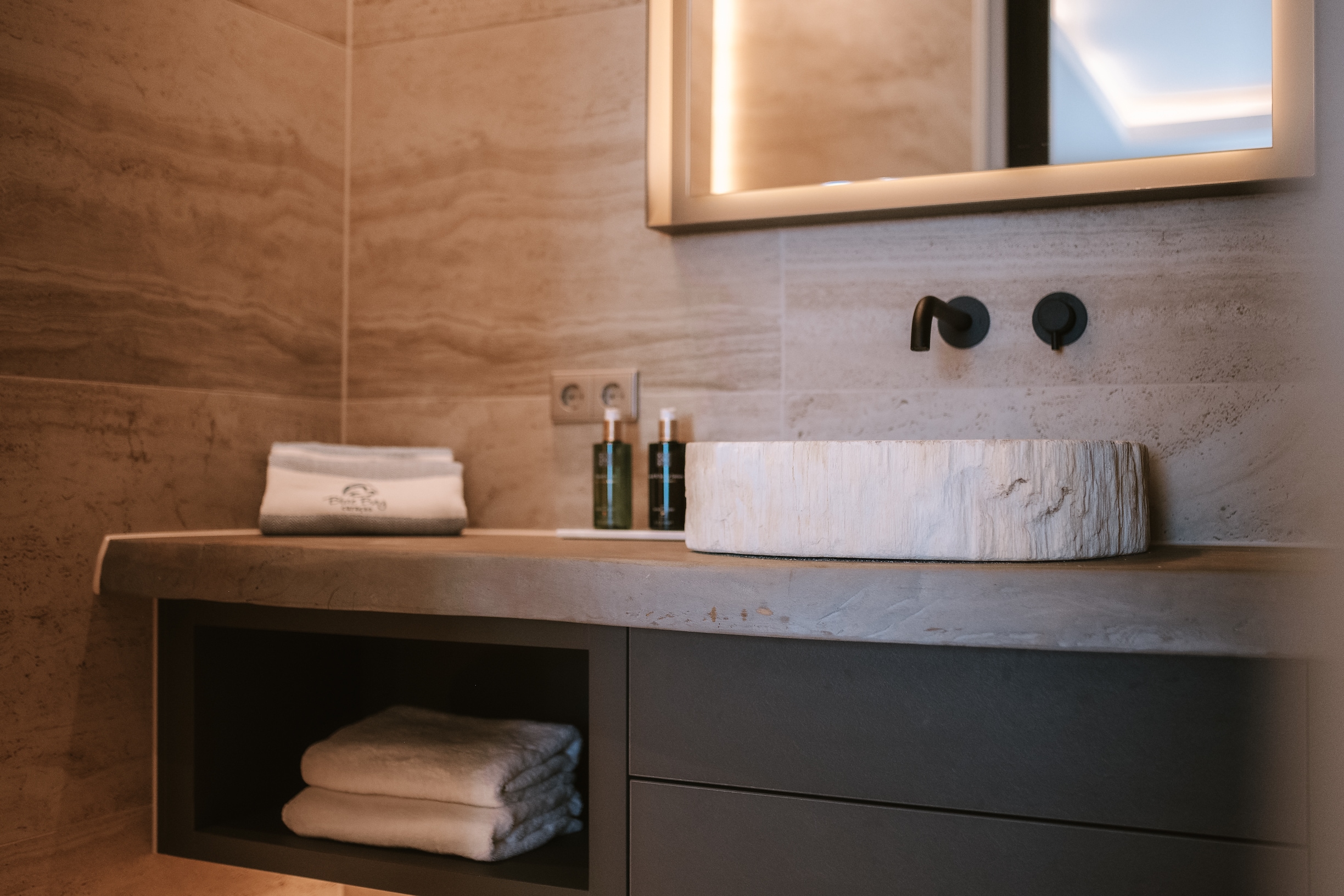 The Ridge Ocean Front Luxury Penthouse 3 bedroom The Ridge Ocean Front Luxury Penthouse 3 bedroom