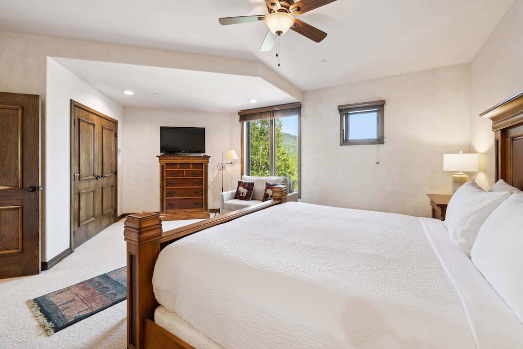 highlandsslopeside-213-5595_54669425552_o