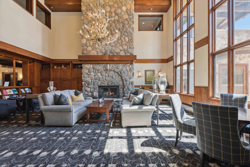 highlandslodge-9523_53675396642_o