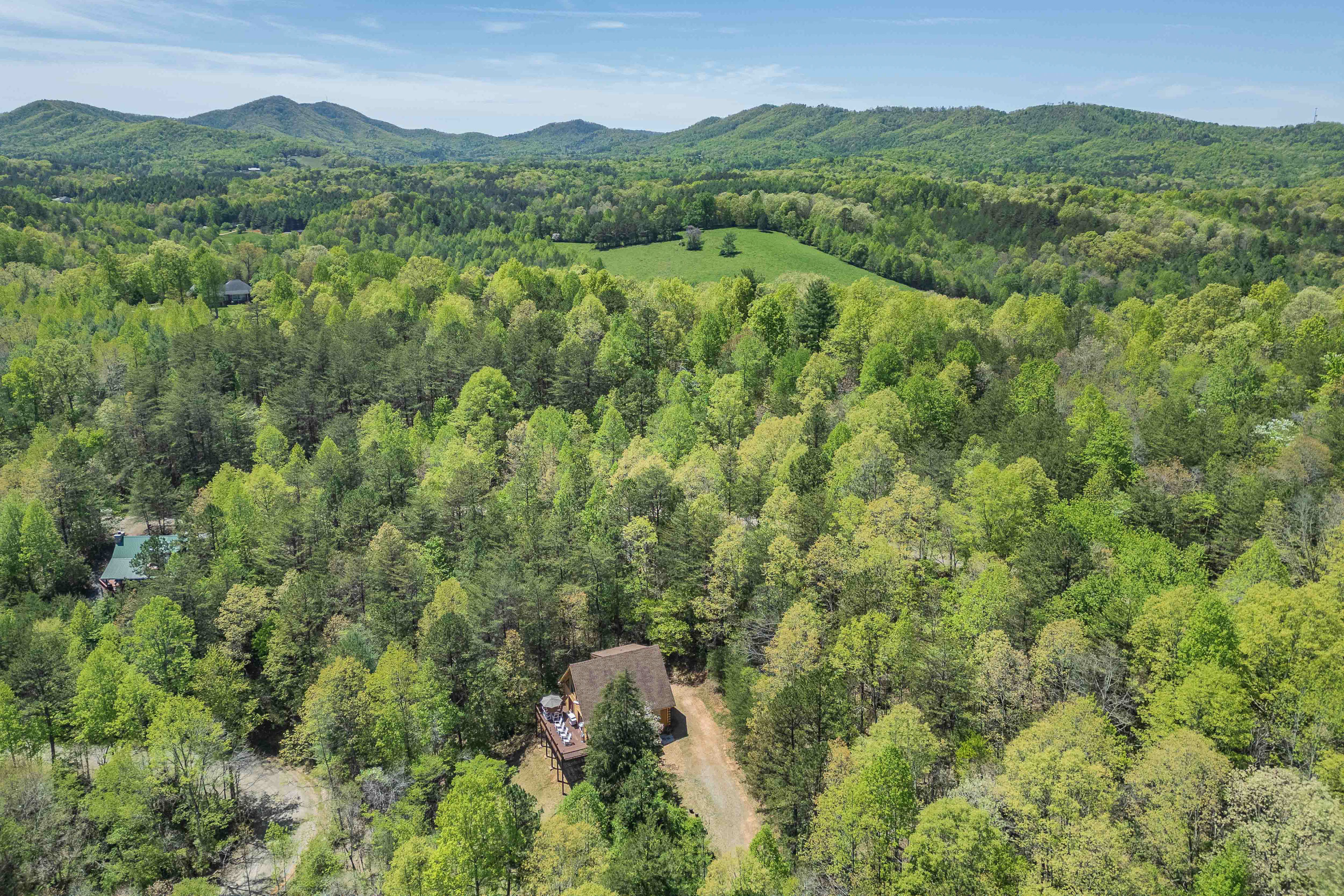 Property Image 2 - ’Wanderlust Cabin’ w/ Deck & Lovely Mountain Views