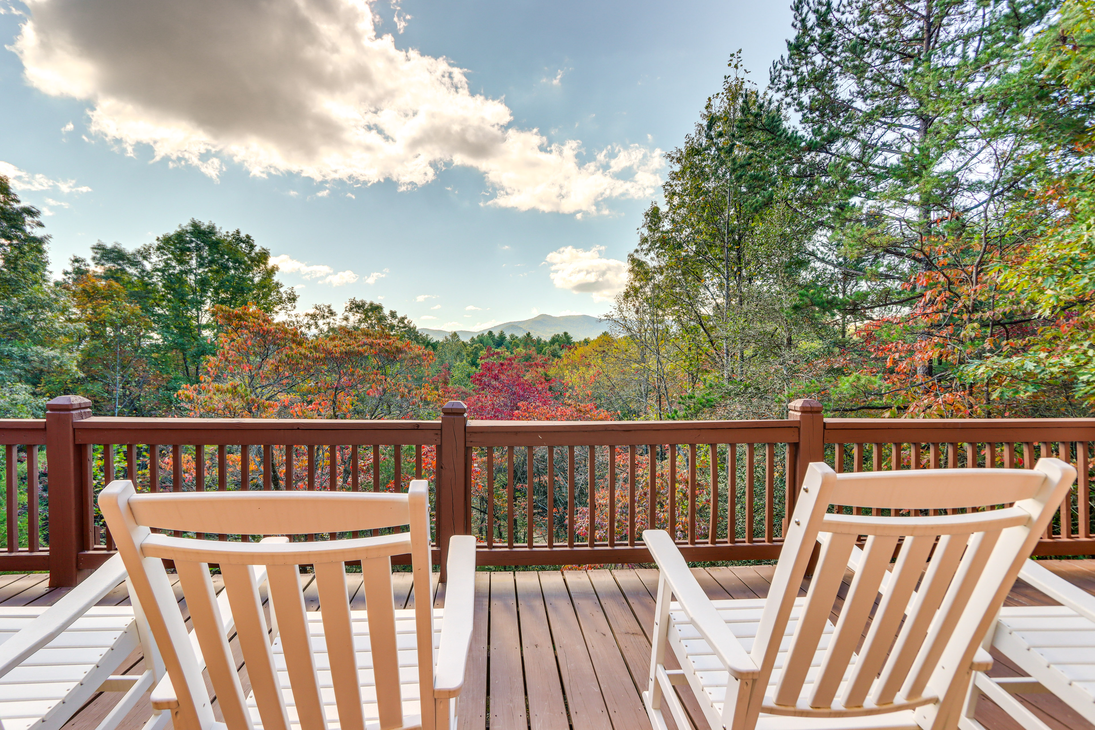 Property Image 2 - ’Wanderlust Cabin’ w/ Deck & Lovely Mountain Views