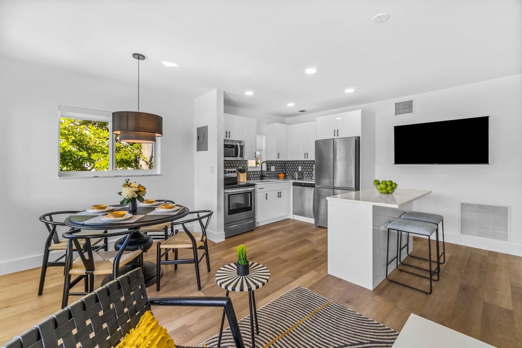 Modern, open polan interior