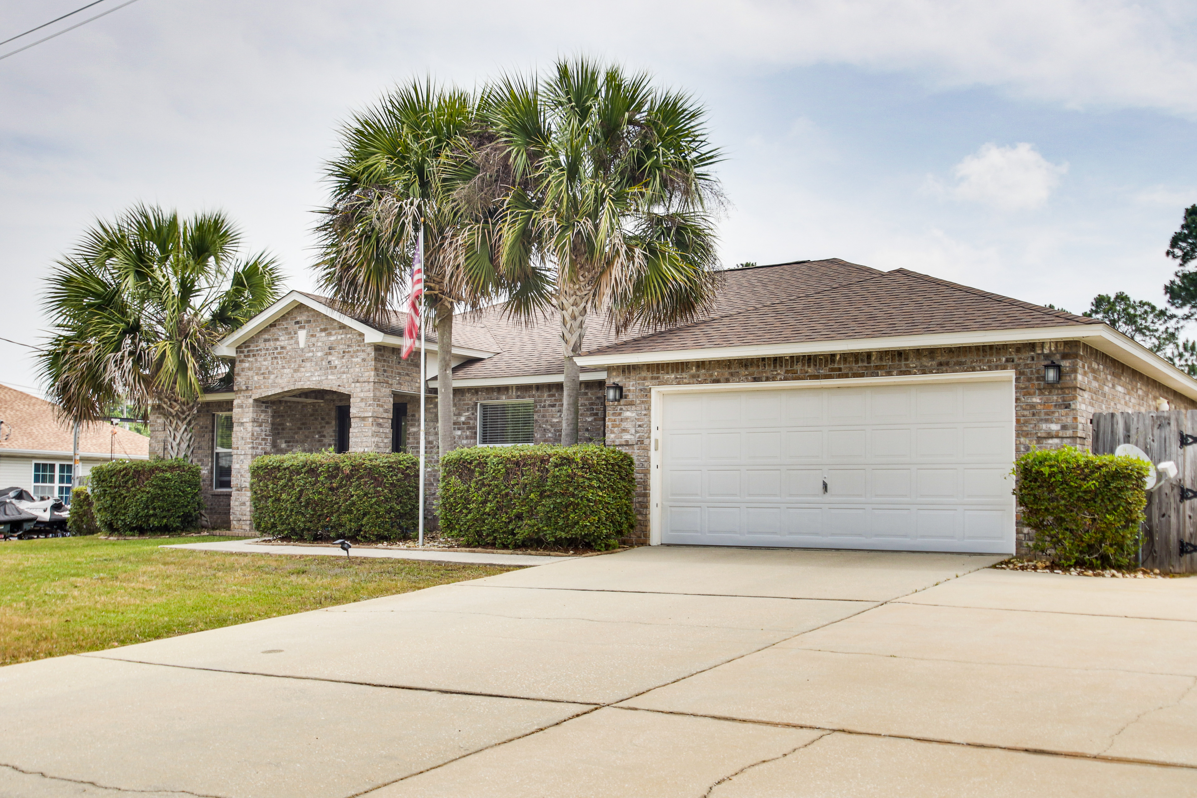 Property Image 2 - Stylish Navarre House w/ Patio: 4 Mi to Beach!