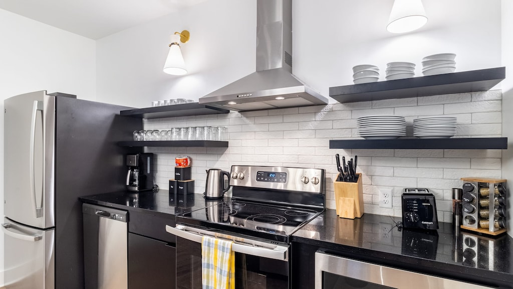 Fully equipped kitchen.