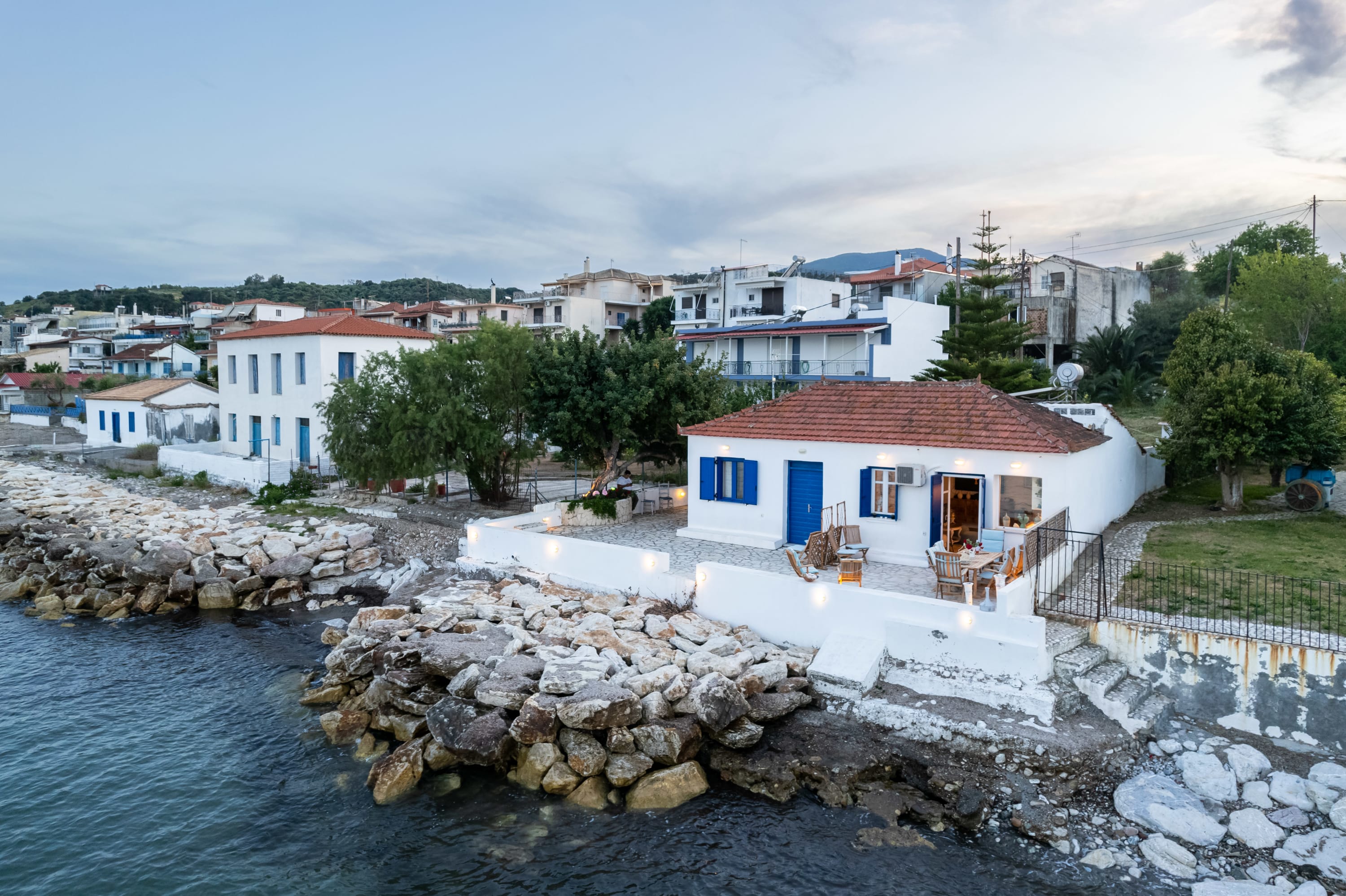 Evi's Seafront Hideaway - Petalidi Cozy Nest