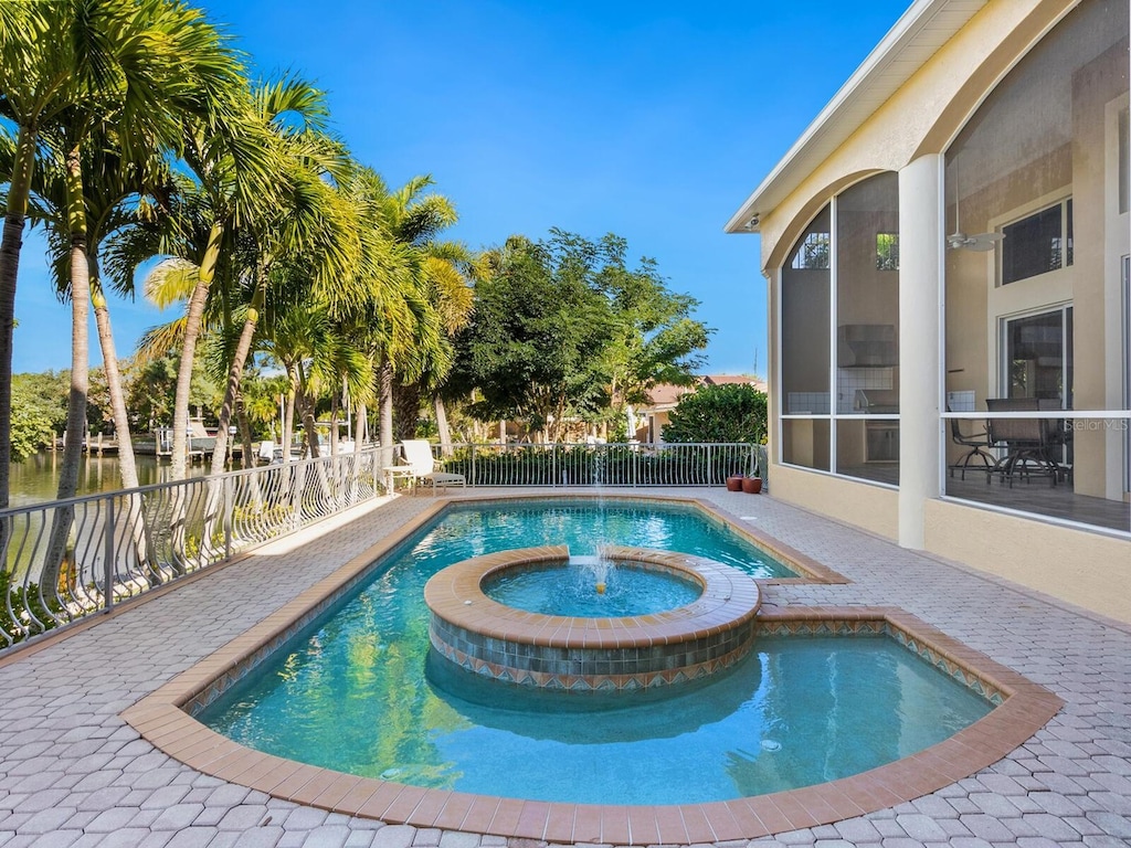 Pool and Spa - Treasure on the Canal