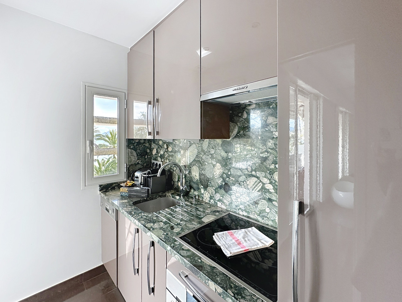 One bedroom apartment on La Croisette - Sea View