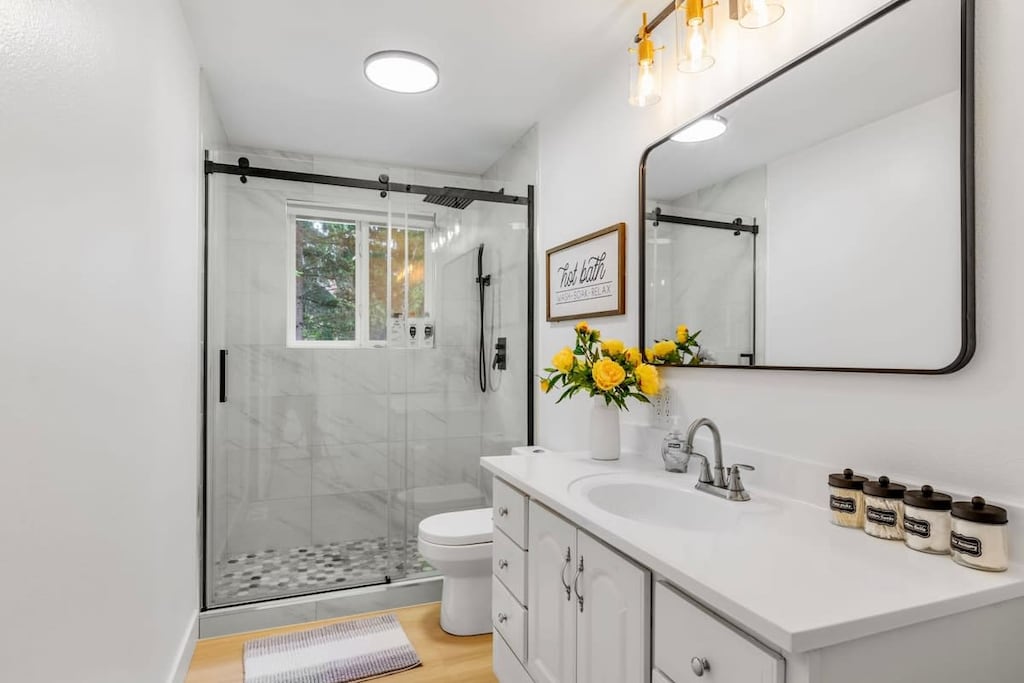 Fully remodeled and modern full bathroom